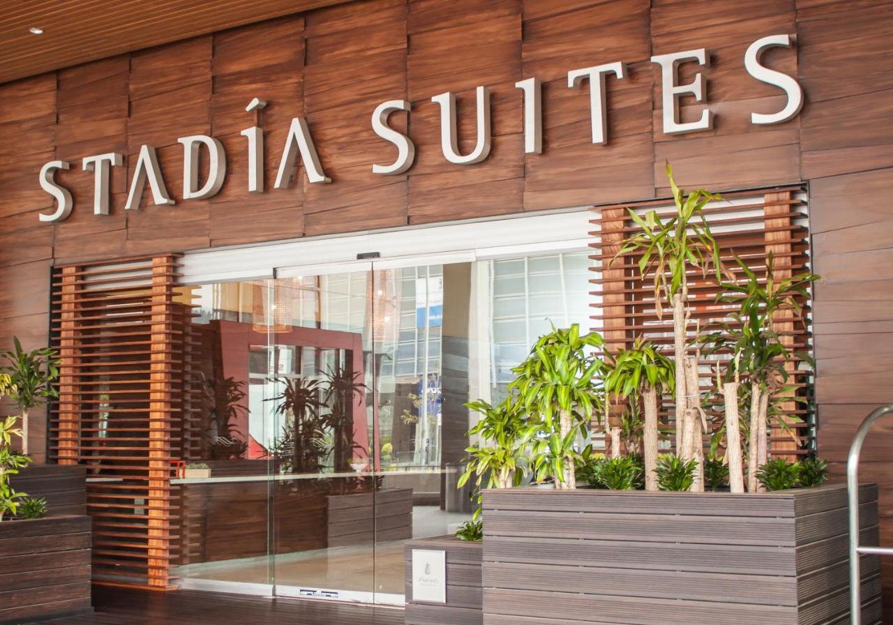 Stadia Suites Mexico City Santa Fe Exterior photo Entrance to the Stadium Suites