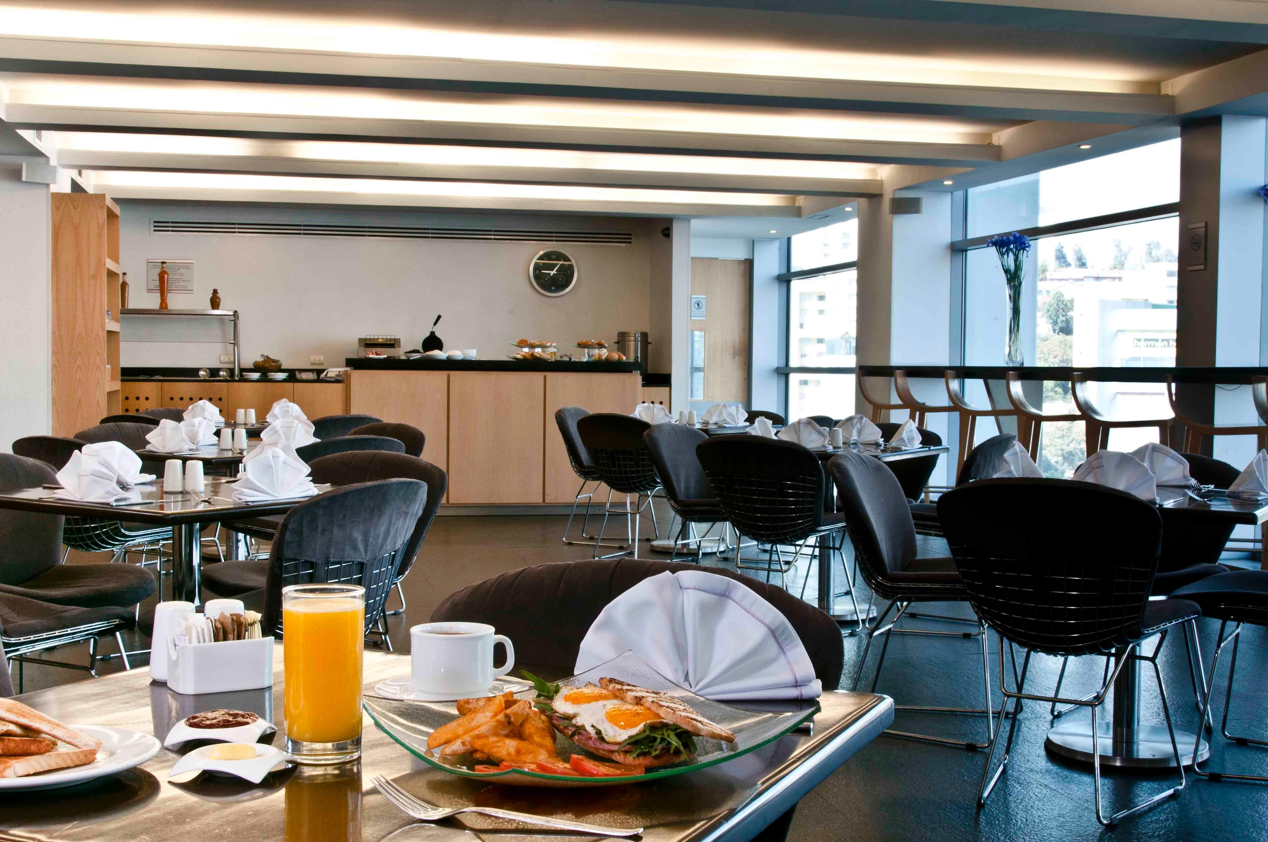 Stadia Suites Mexico City Santa Fe Exterior photo The lounge at the airport