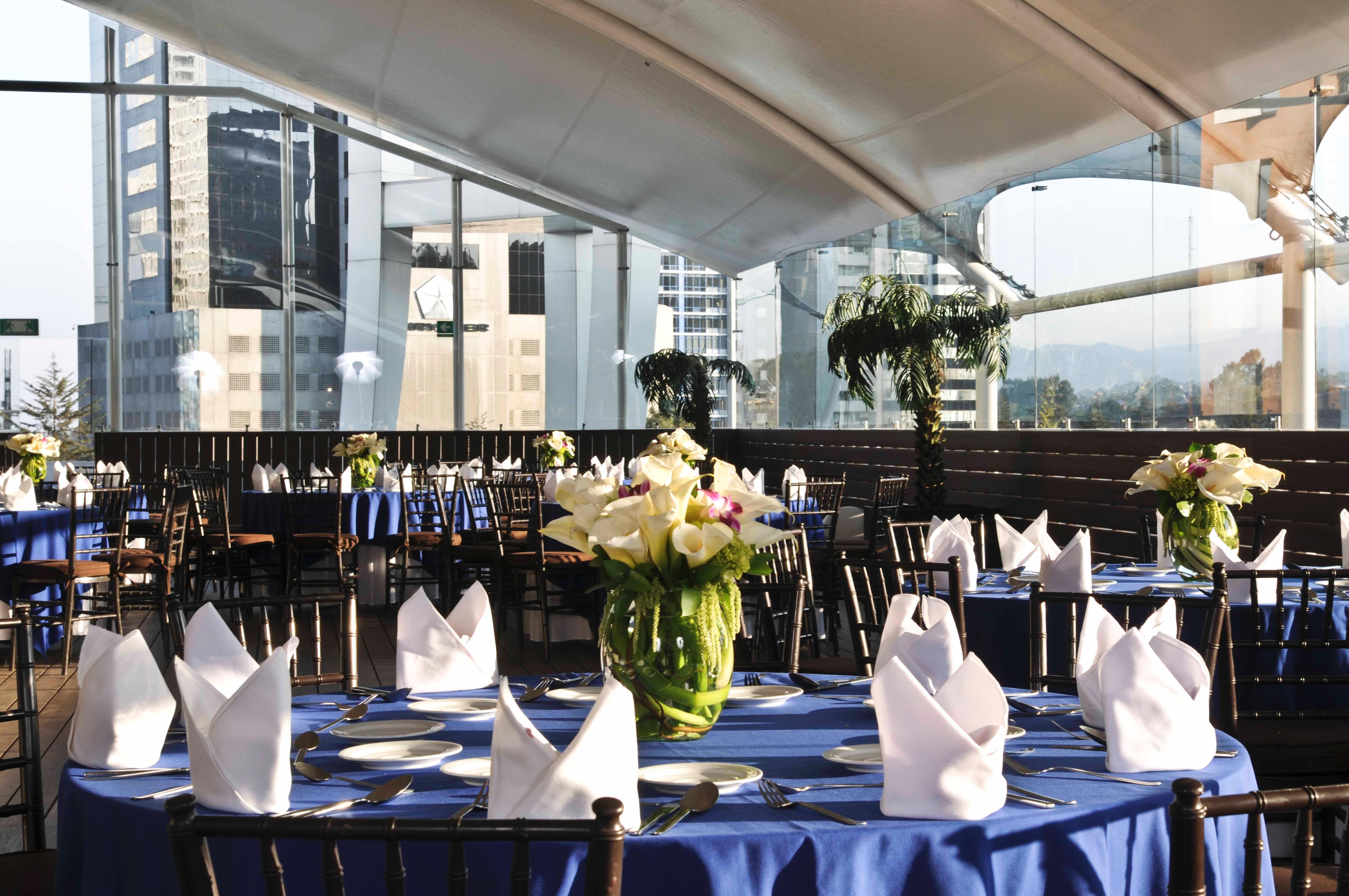 Stadia Suites Mexico City Santa Fe Exterior photo The 2008 Blue Cross Blue Shield of Michigan Awards Gala