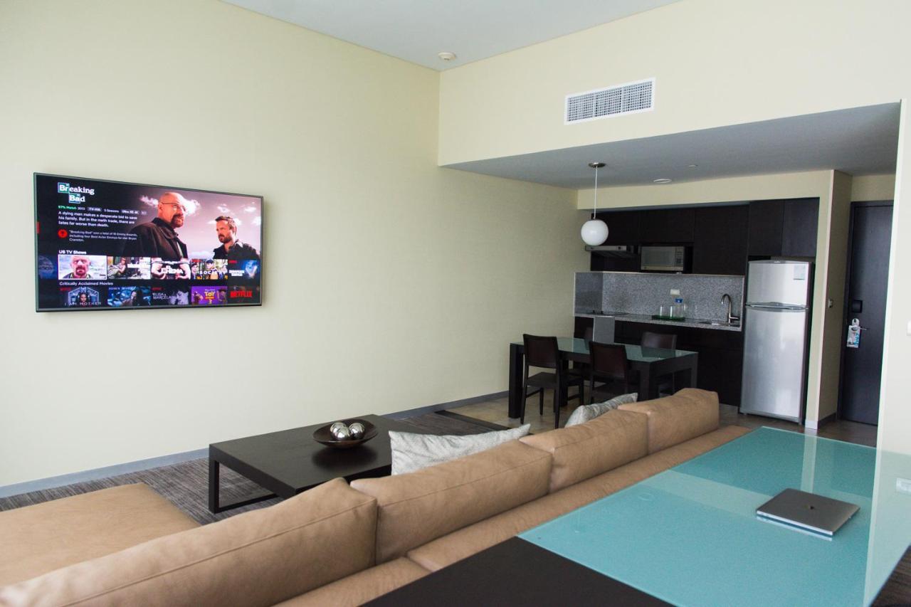 Stadia Suites Mexico City Santa Fe Exterior photo A living room in a typical apartment
